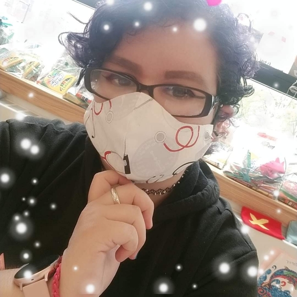 Meet your Posher, Myriam - Picture 2 of 2